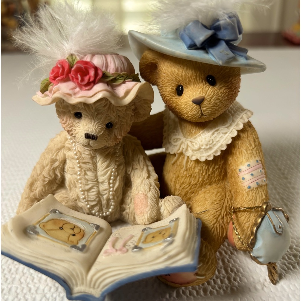 Tess and friend “ Things do not change, we do” Reg gI7/790